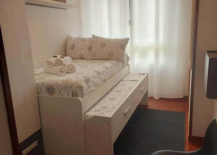 Bonito Piso Con Garaje Y Piscina A 8 \'Centro