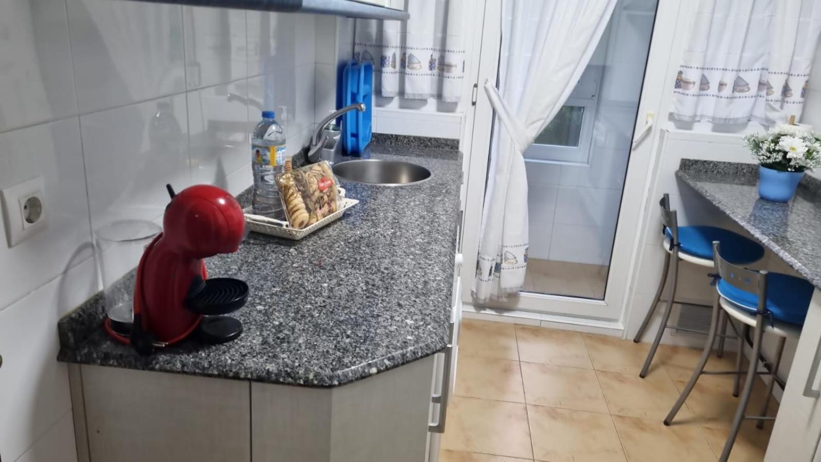 Bonito Piso Con Garaje Y Piscina A 8 'centro